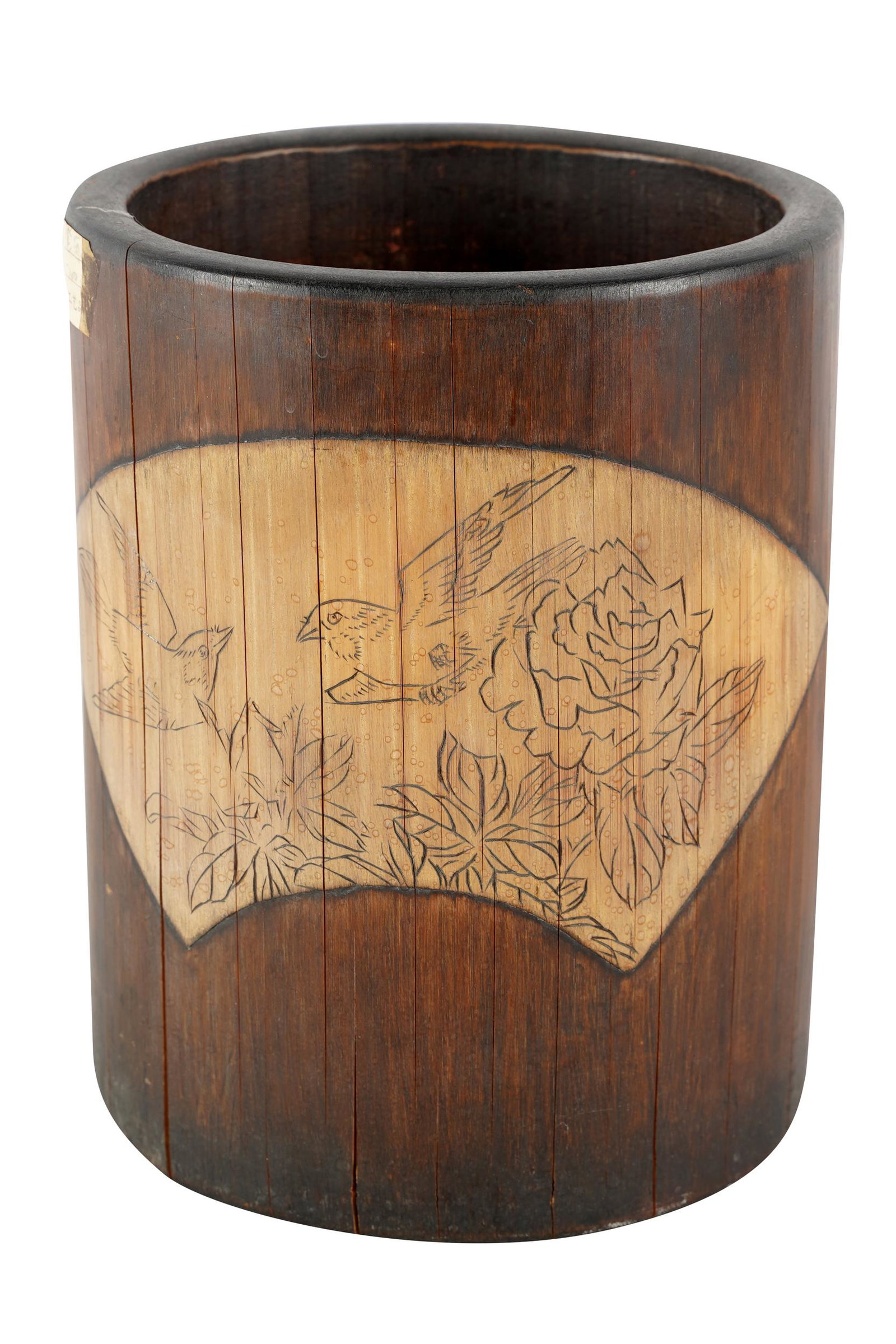 CHINESE CARVED WOOD BRUSH POT: Provenance: The Estate of Dr. Leon and Arlene Harris, 100% of proceeds to benefit UCLA Cotsen Institute of Archaeology 8 inches high