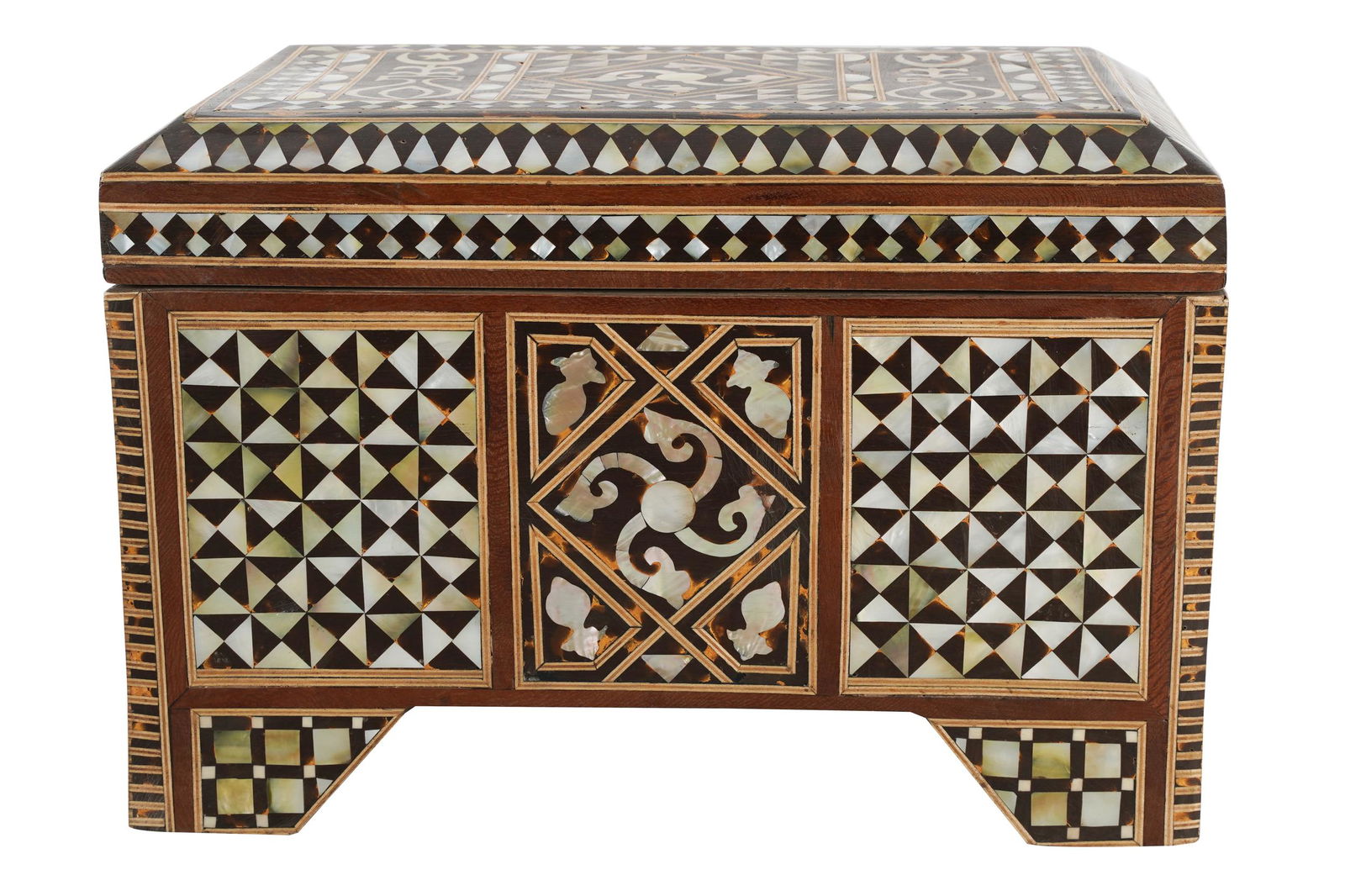 IBERIAN STYLE INLAID BOX (1 of 9)
