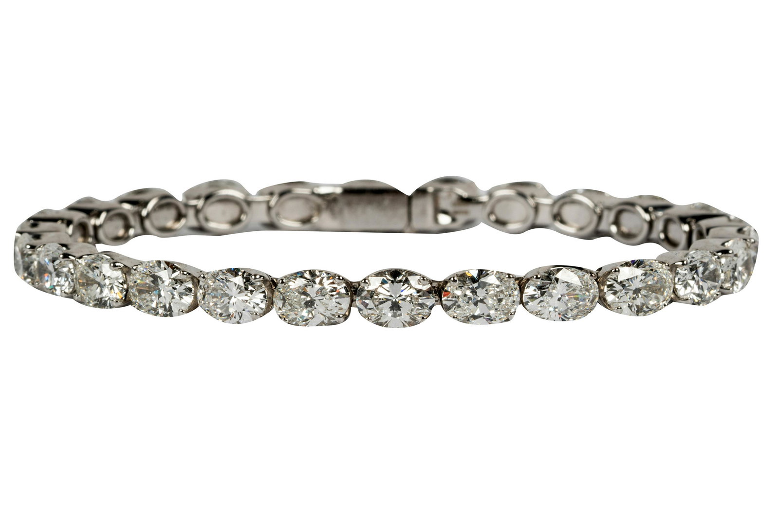 GRAFF 18 KARAT WHITE GOLD & DIAMOND BANGLE BRACELET (1 of 9)