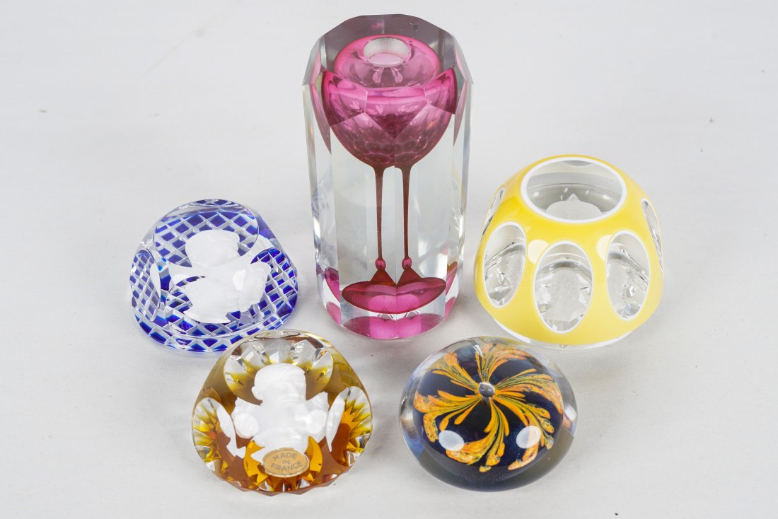 GROUP OF FIVE PAPERWEIGHTS (1 of 8)