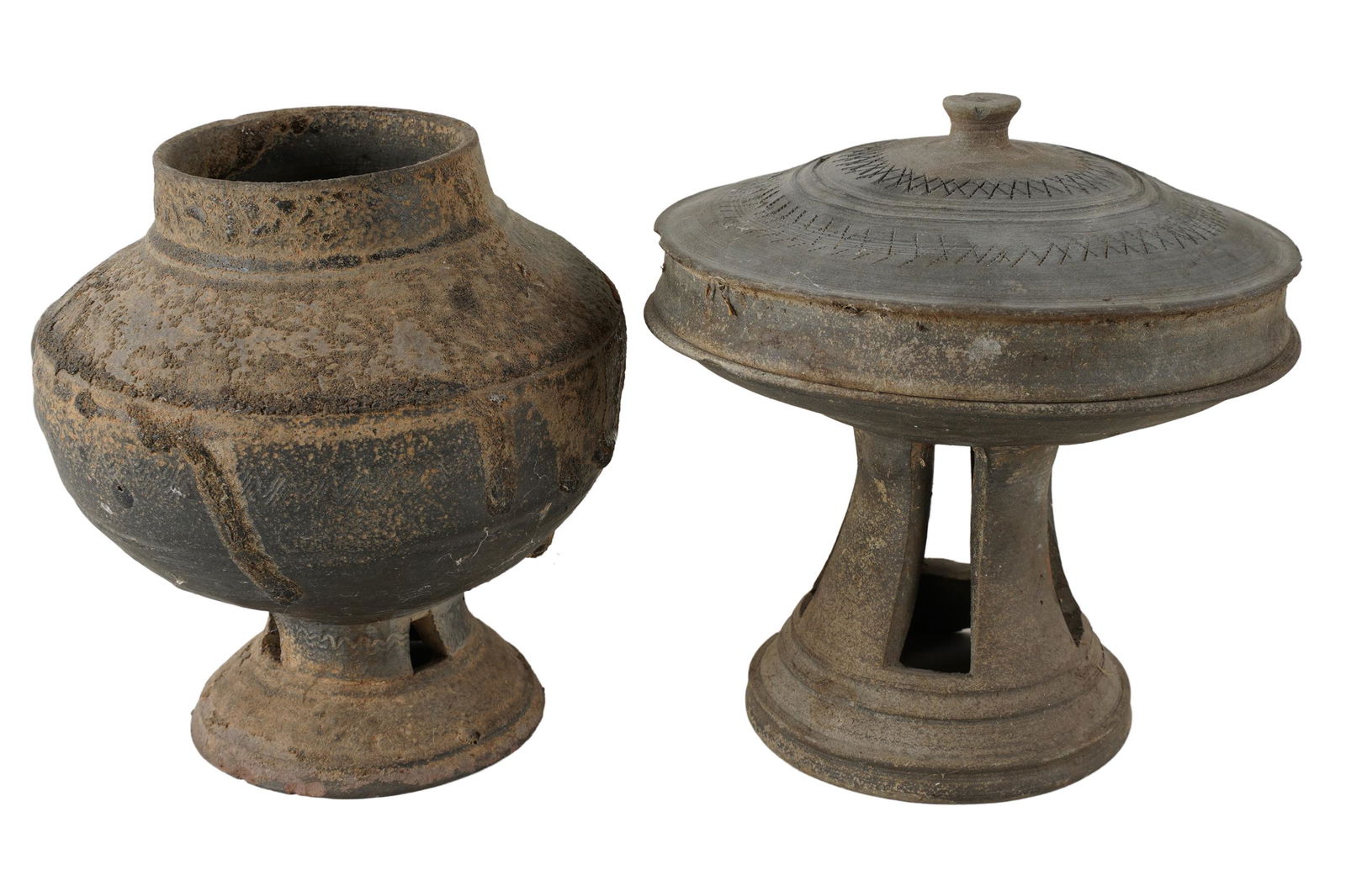 TWO KOREAN POTTERY VESSELS (1 of 9)