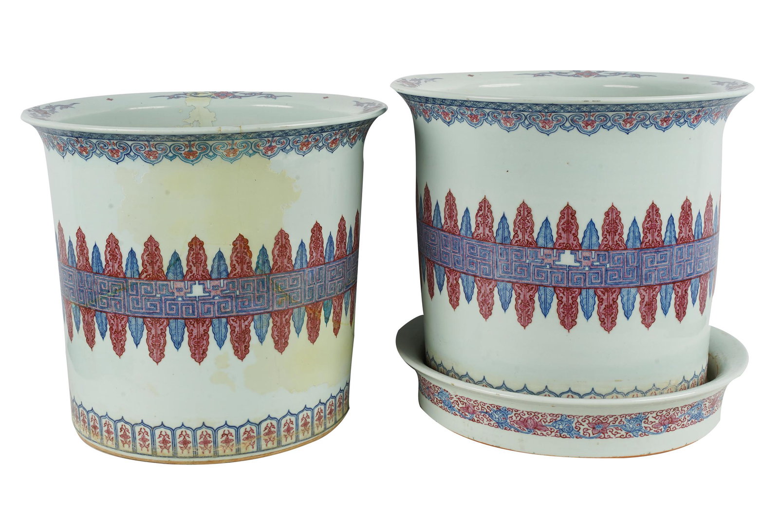 BOB HOPE OWNED PAIR OF CHINESE CERAMIC FLOWER POTS (1 of 9)