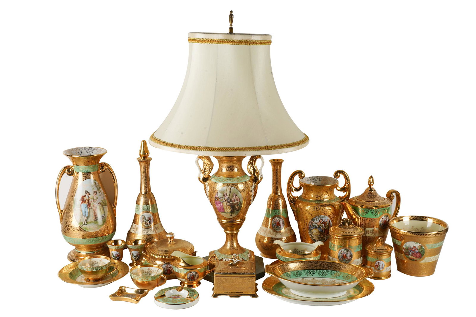 LE MIEUX: CHINA SERVICE: printed factory mark "Le Mieux China...24 Karat Gold", comprising 12 chargers (10 1/2" dia.); 12 dinner plates (9 3/4" dia.); 12 salad plates (7 3/4" dia.), 12 side plates (6 1/2" dia.), 11 bouillon u