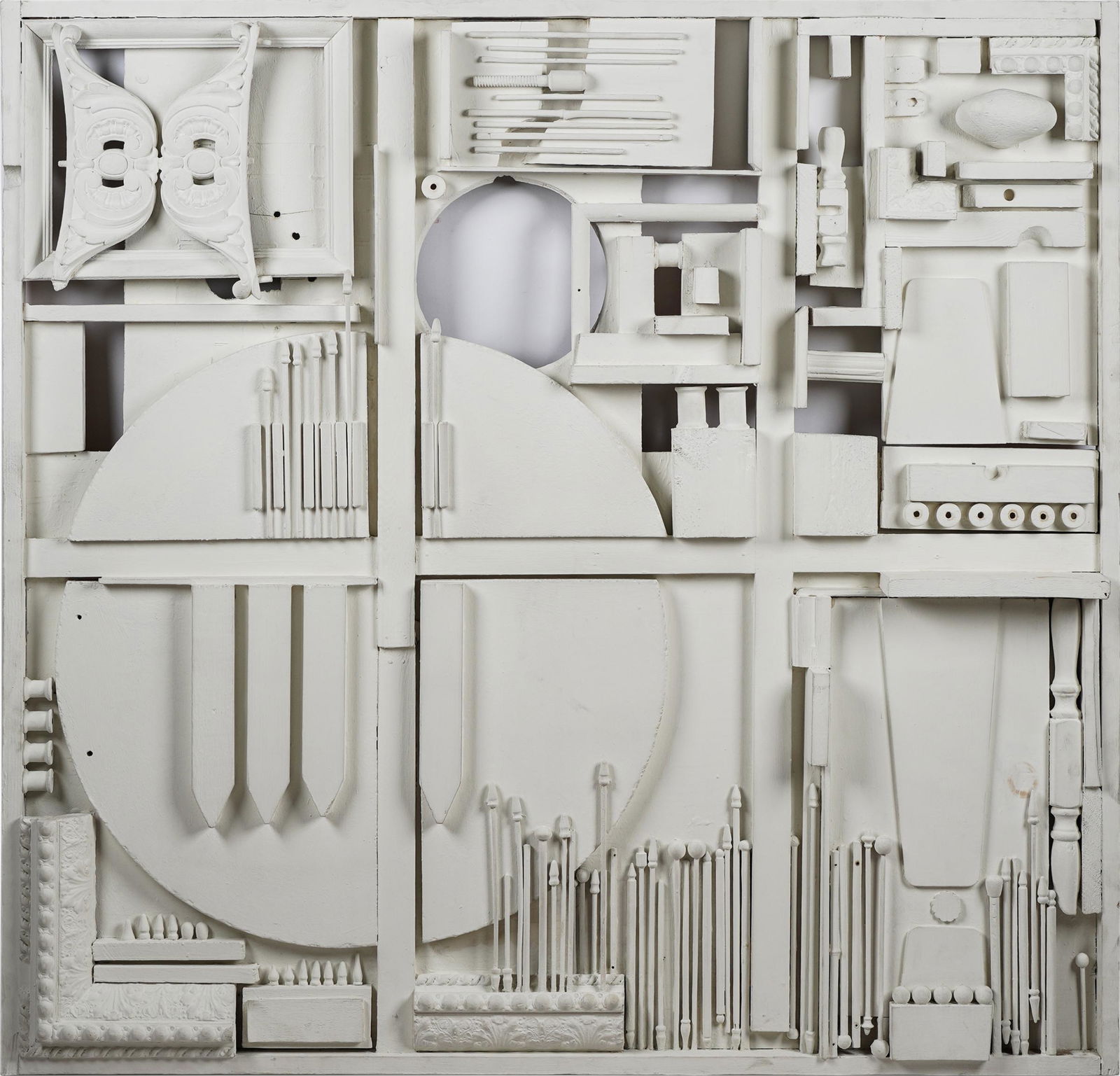 MANNER OF LOUISE NEVELSON: WOOD ASSEMBLAGE (1 of 11)