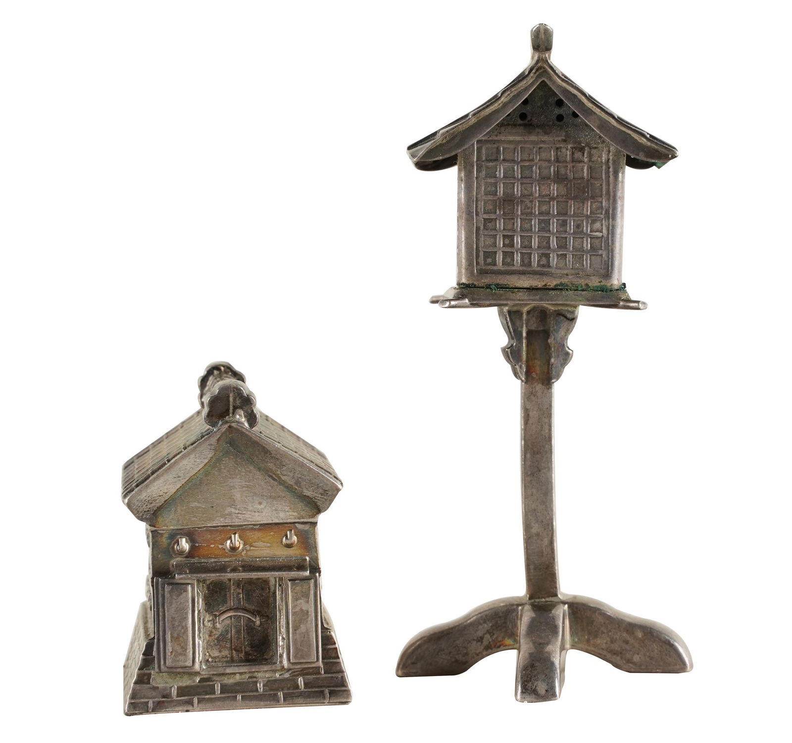 TWO CHINESE SILVER SALT SHAKERS (1 of 6)