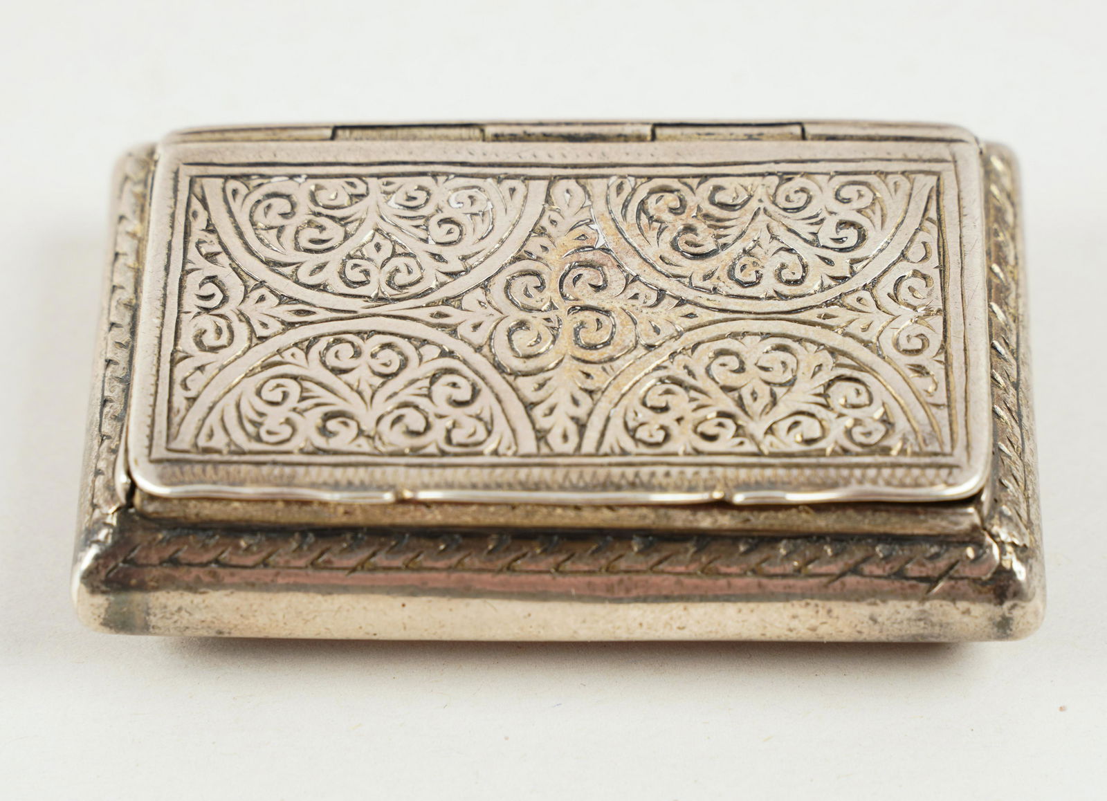 RUSSIAN .84 SILVER SNUFF BOX (1 of 8)