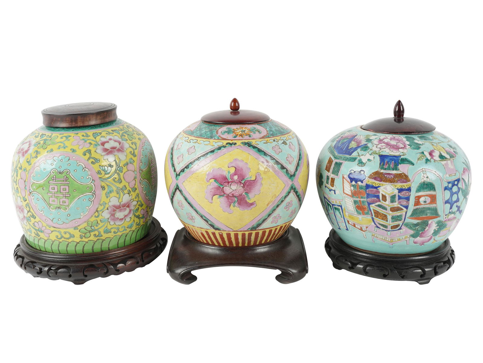 THREE CHINESE PORCELAIN JARS (1 of 11)