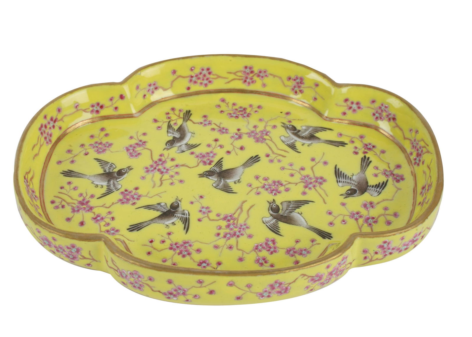 CHINESE YELLOW-GROUND PORCELAIN DISH (1 of 7)