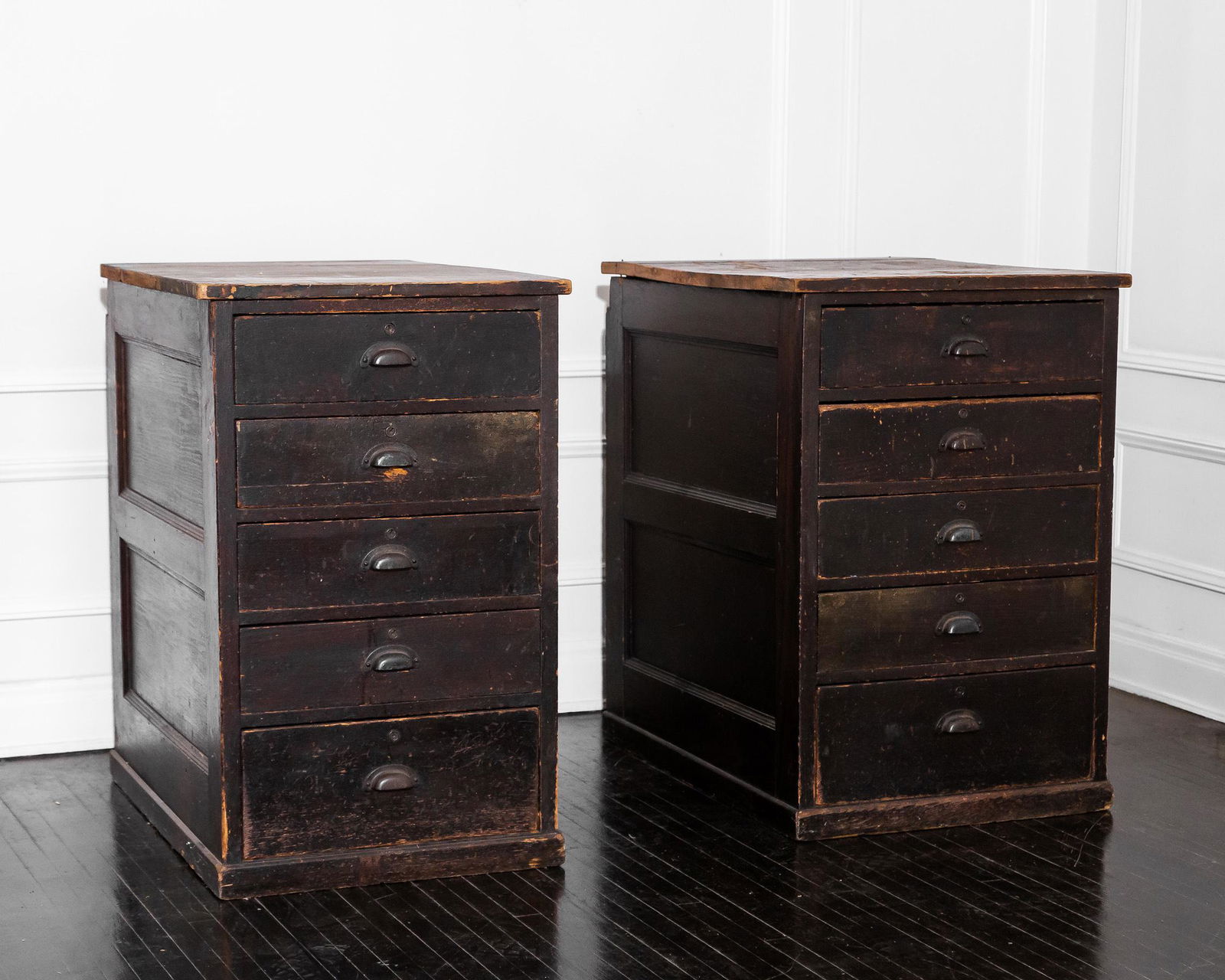 CHRISTIAN AUDIGIER PAIR OF FIVE-DRAWER CHESTS (1 of 17)