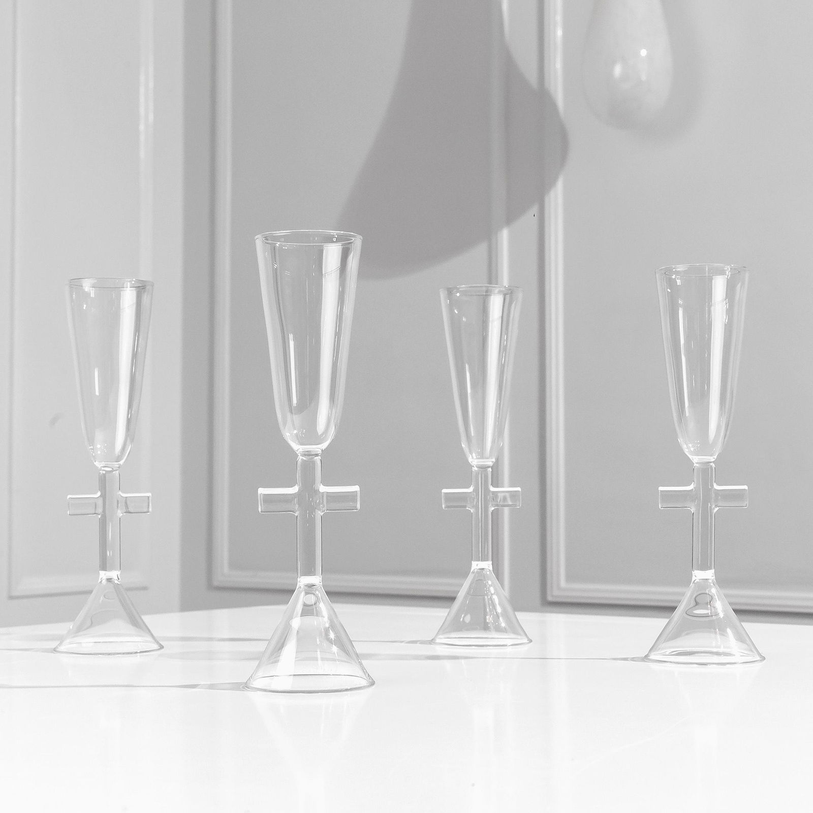 CHRISTIAN AUDIGIER CROSS STEM 4 CHAMPAGNE STEMS (1 of 6)