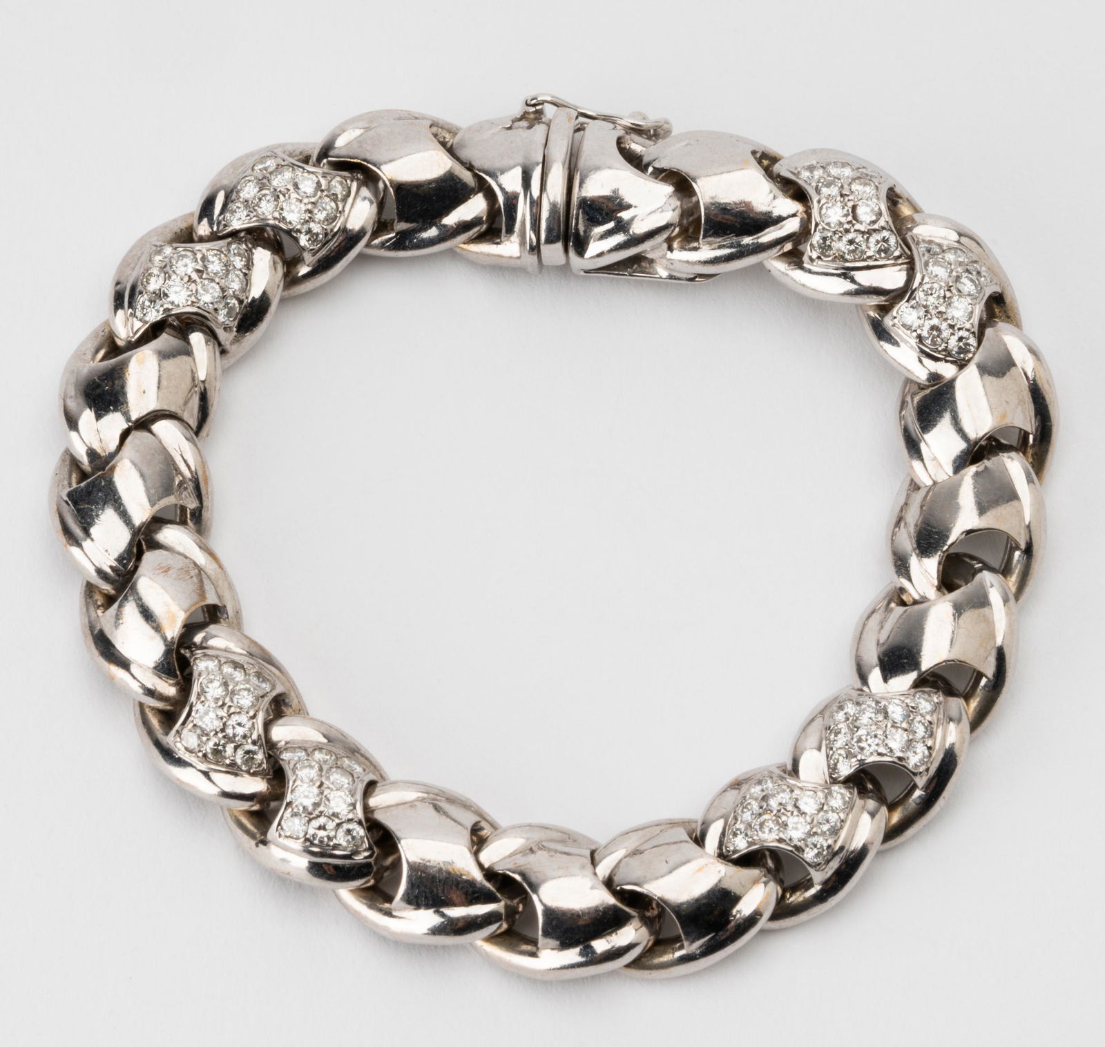 18 KARAT WHITE GOLD & DIAMOND BRACELET (1 of 8)