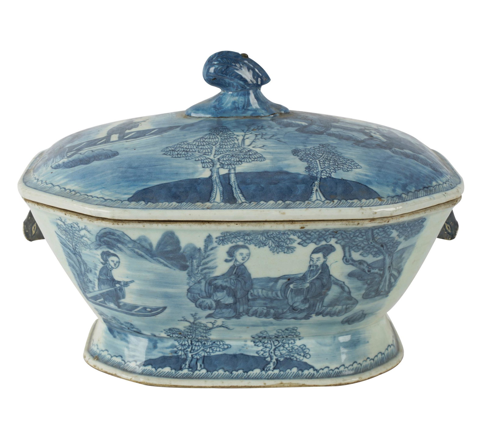 CHINESE BLUE & WHITE EXPORT PORCELAIN TUREEN: unmarked; Provenance: Property from a San Diego, CA Estate; 12 inches wide