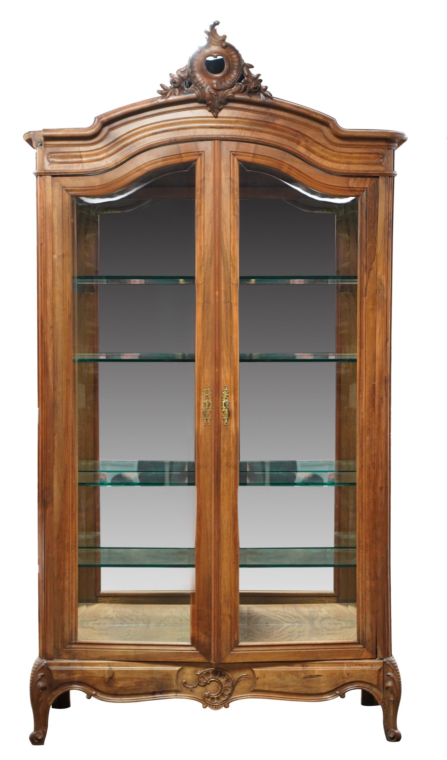 FRENCH PROVINCIAL-STYLE CARVED WALNUT VITRINE (1 of 17)