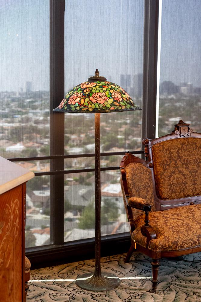 Larry Flynt Tiffany-Style Tree Trunk Floor Lamp (1 of 10)