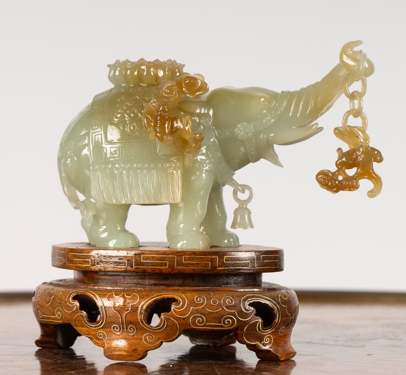 Larry Flynt Chinese Carved Jade Elephant (1 of 14)