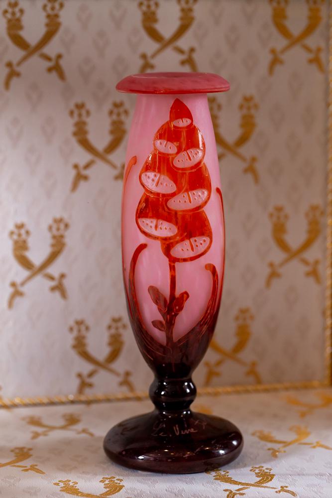 Larry Flynt Le Verre Cameo Art Glass Vase (1 of 5)