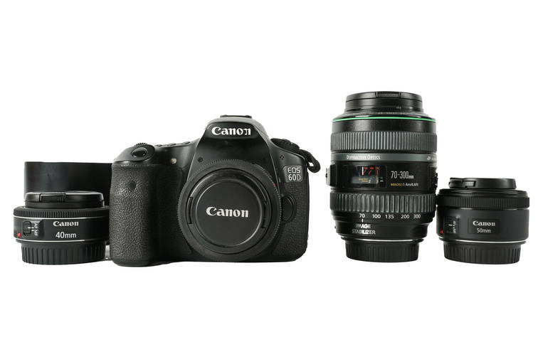 COLLECTION OF CANON CAMERAS & ACCESSORIES Dec 15, 2022 Abell