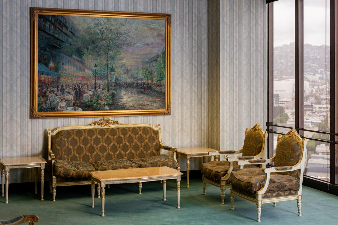 Larry Flynt Louis XVI-Style Salon Suite (1 of 15)