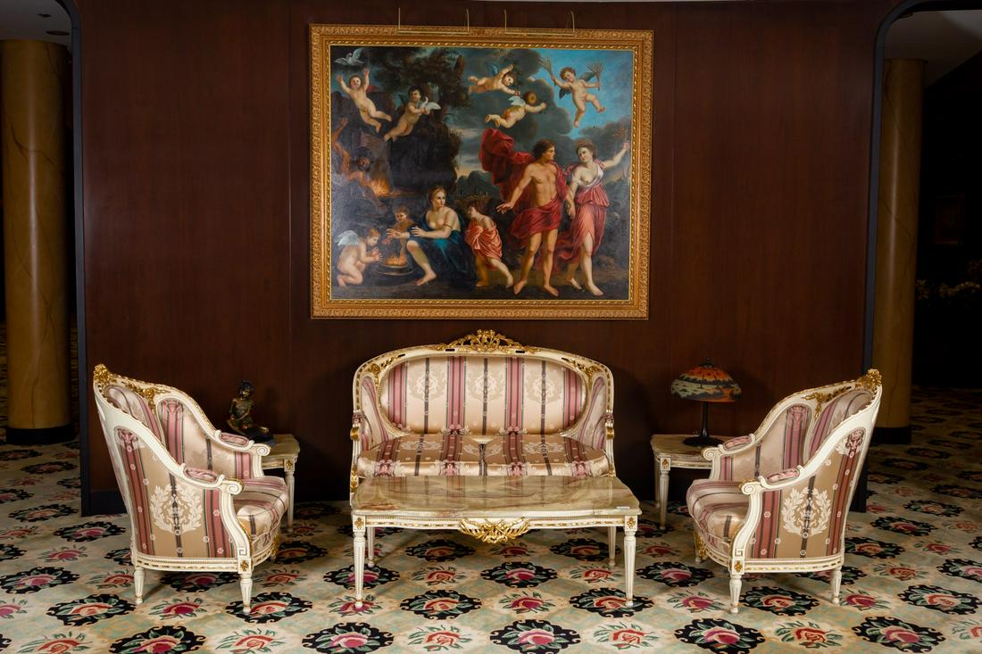 Larry Flynt Gilt and White-Painted Salon Suite (1 of 15)