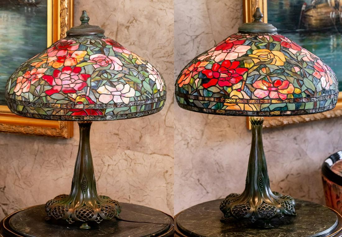 Larry Flynt Pair of Tiffany-style Floral Table Lamps (1 of 20)