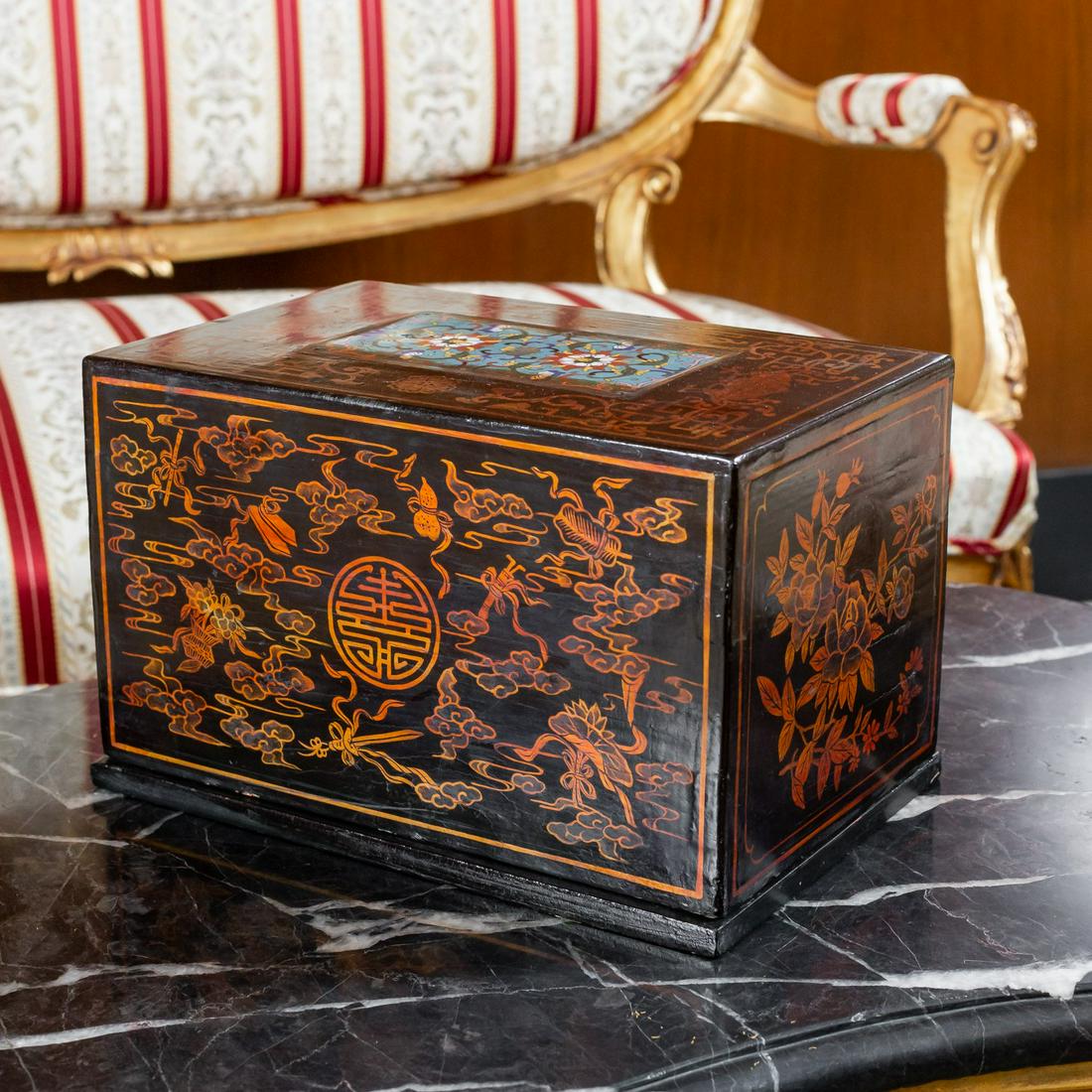 Larry Flynt Chinese Lacquered Box (1 of 14)