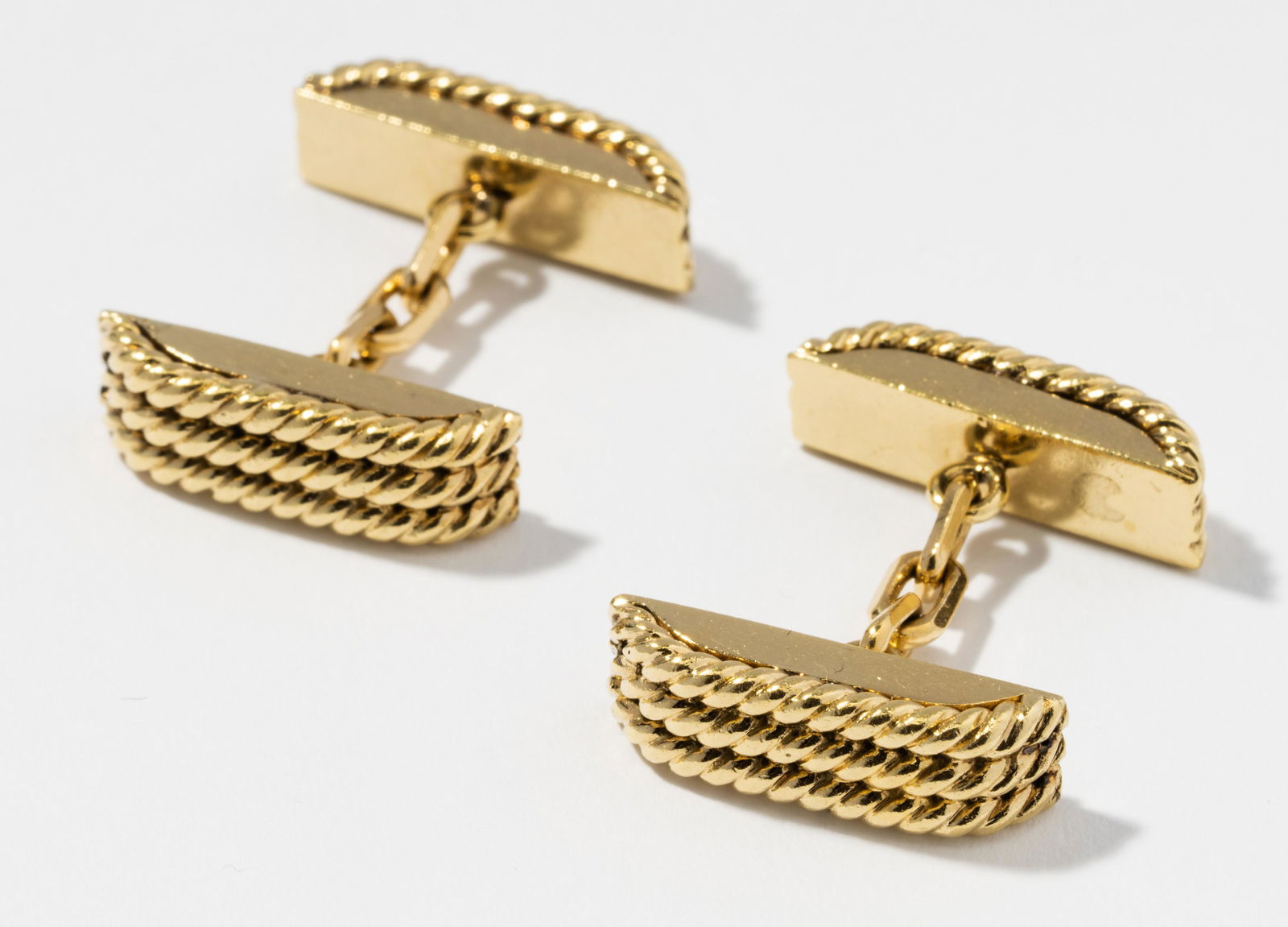 Tiffany and Co. 18 Karat Yellow Gold Chain Style Cufflinks (1 of 4)