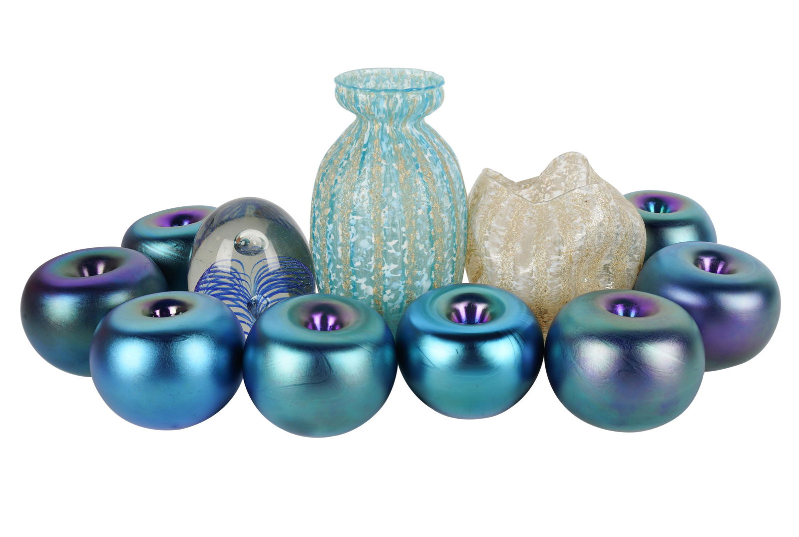 Eight Orient and Flume Art Glass Paperweights (1 of 10)