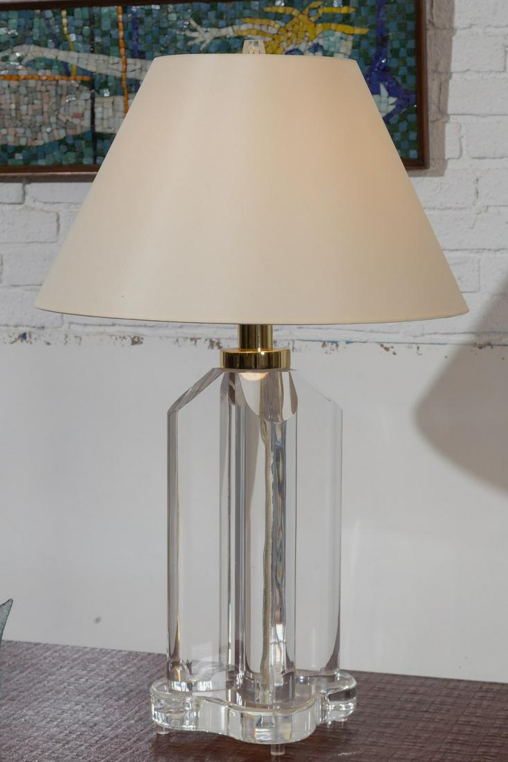 Vintage Lucite Table Lamp (1 of 20)