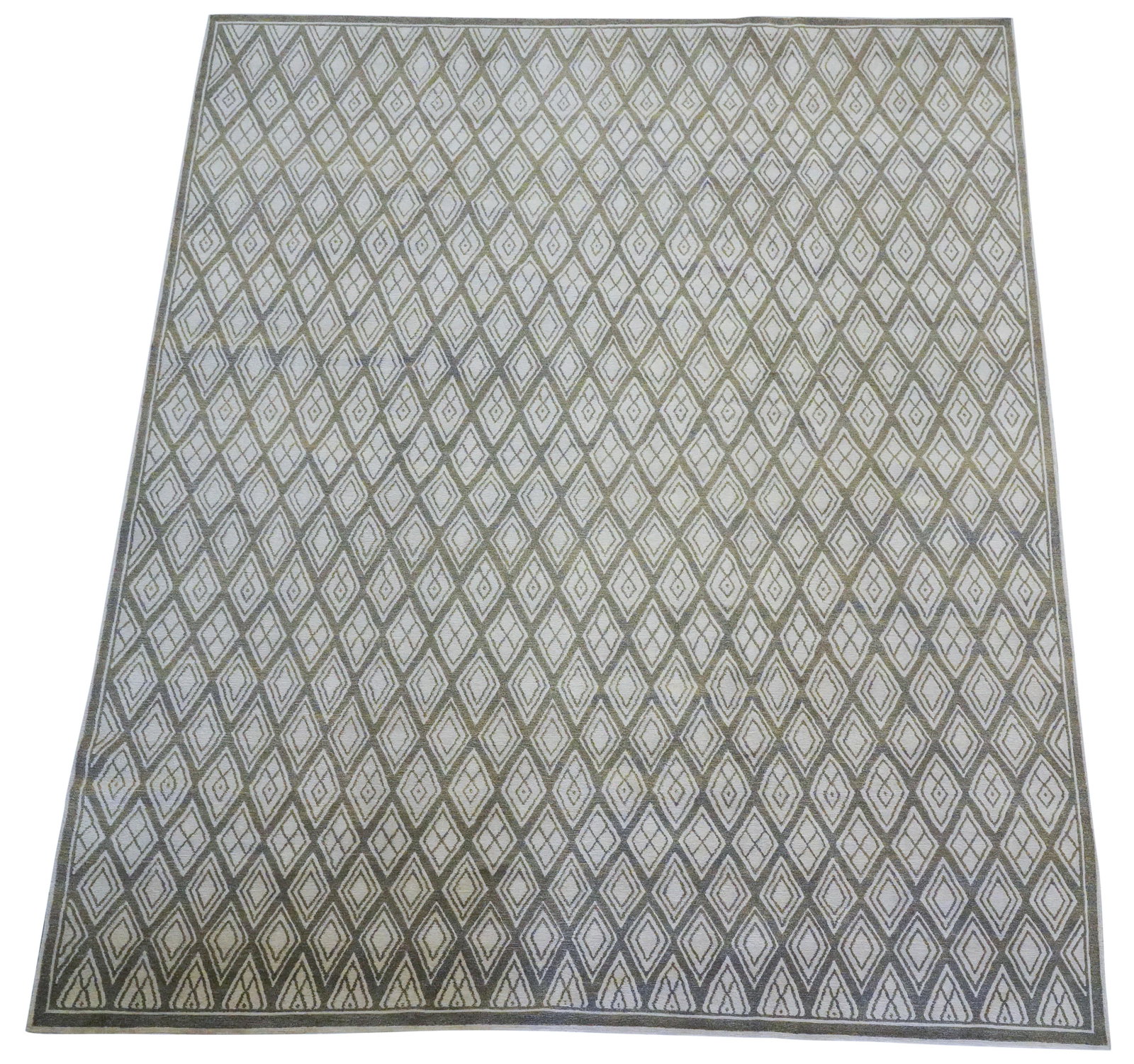 Thomas O'Brien Icona Rug: hand-knotted wool 13'6" x 10' Provenance: Property from an Estate, Beverly Hills, California (a Michael Smith installation)
