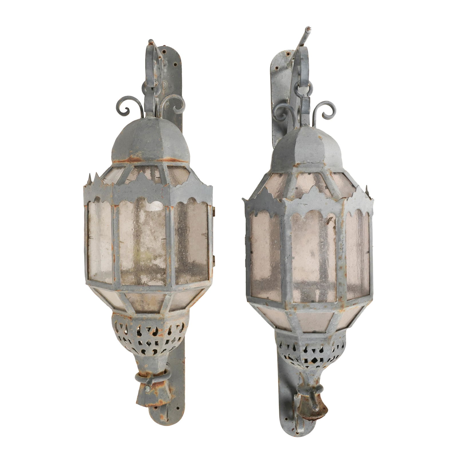 Pair of Baroque-Style Wrought Iron Lantern Wall Lights (1 of 12)