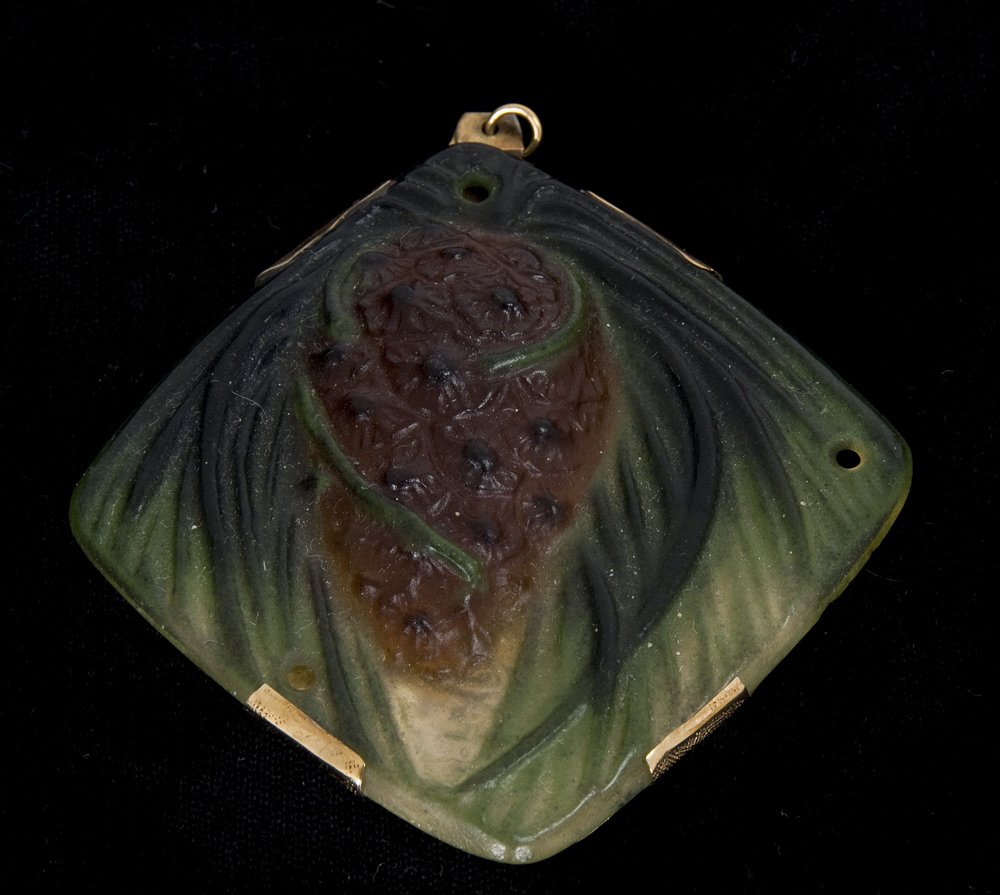 GABRIEL ARGY-ROUSSEAU PATE-DE-VERRE GLASS PENDANT: in the form of a pine cone 2 1/4 inches square