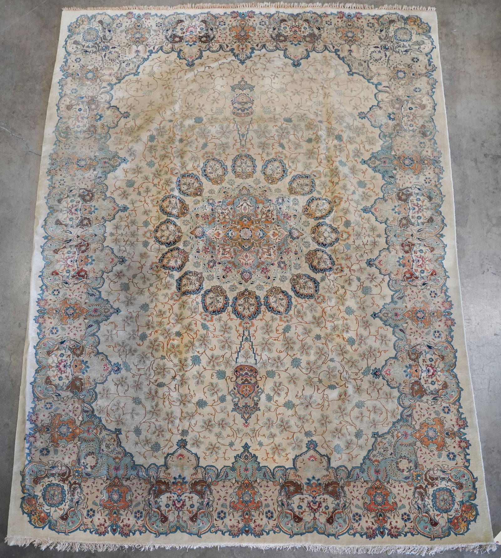Persian Rug Auction