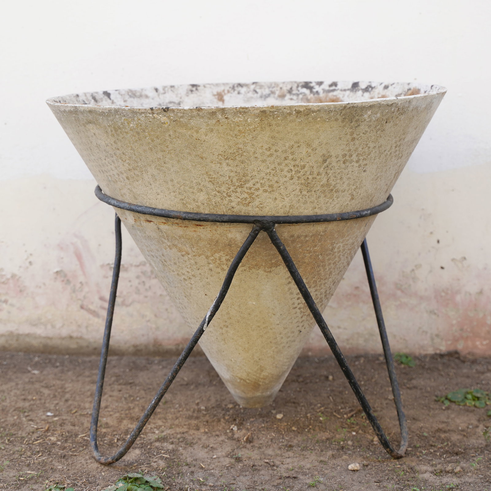 Willy Guhl for Eternit: Cone Planter (1 of 8)