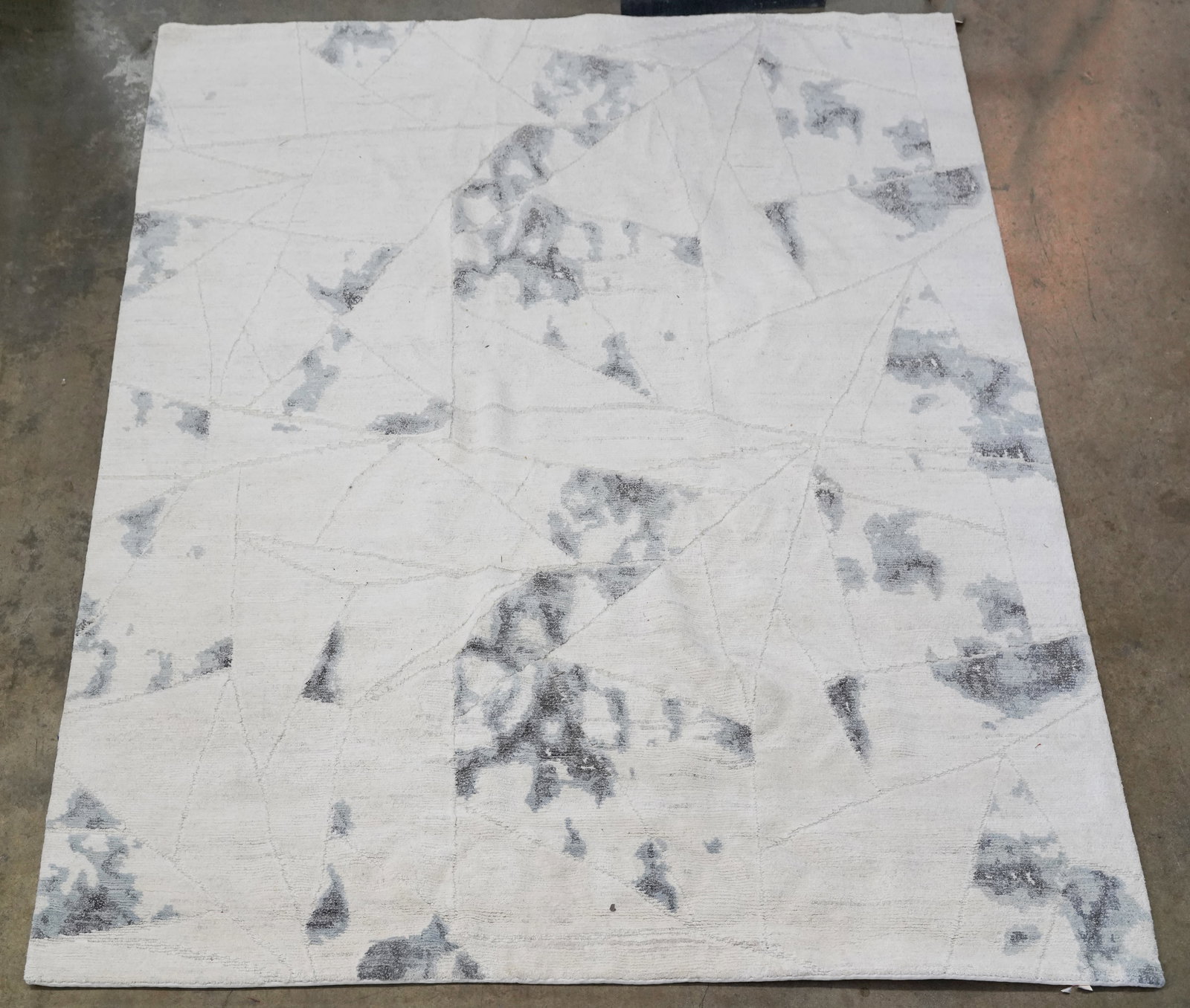 Contemporary Ivory Field Rug (1 of 9)