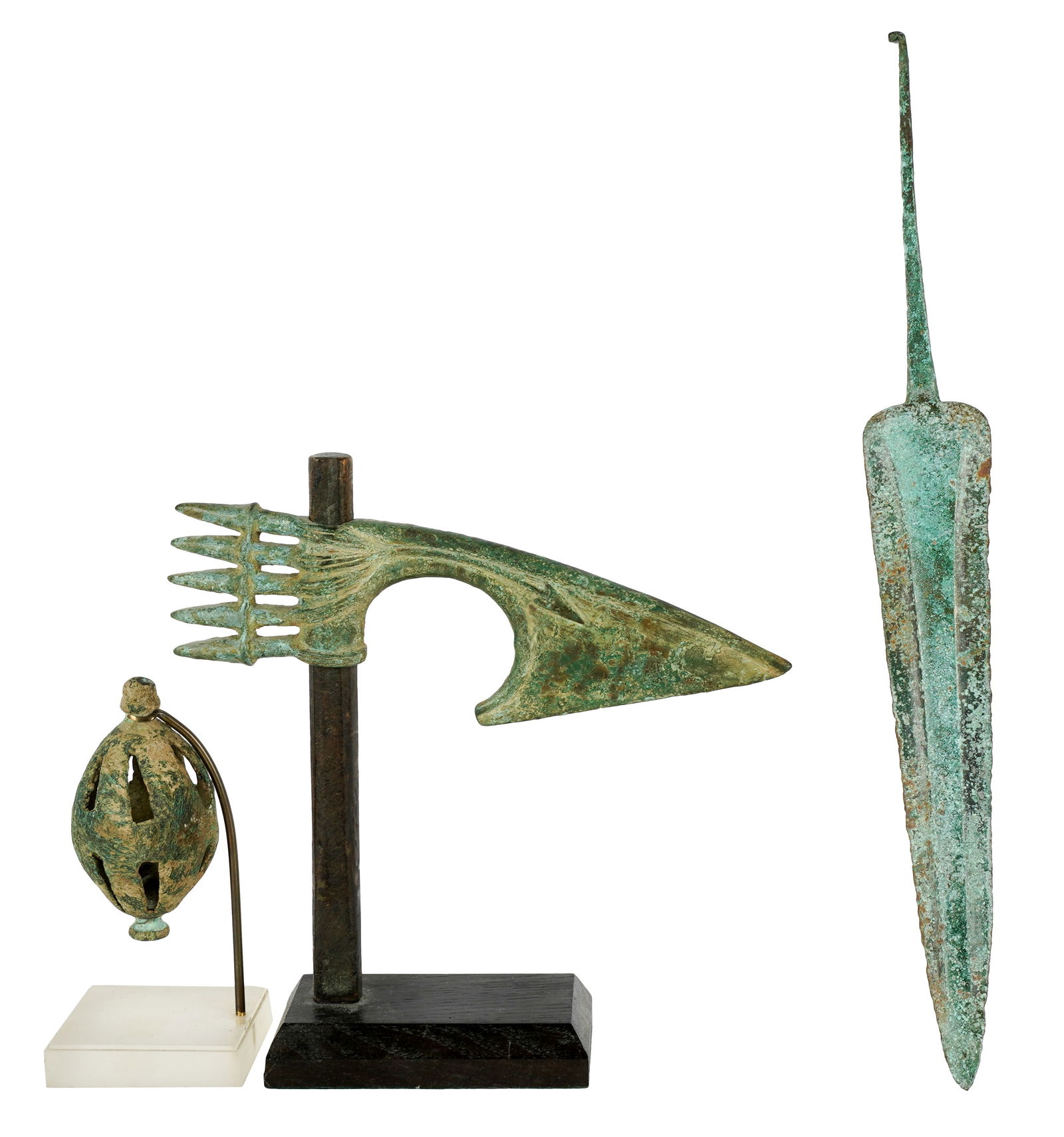 Three Archaic-style Bronze Articles (1 of 13)