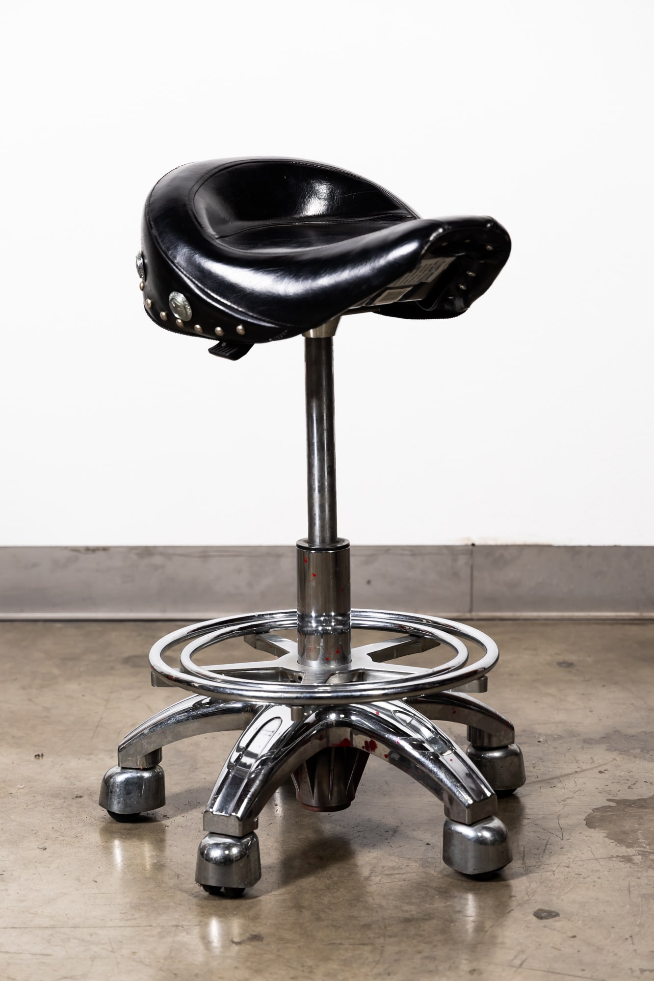 Larin Corporation Motorcycle Saddle Stools (1 of 13)