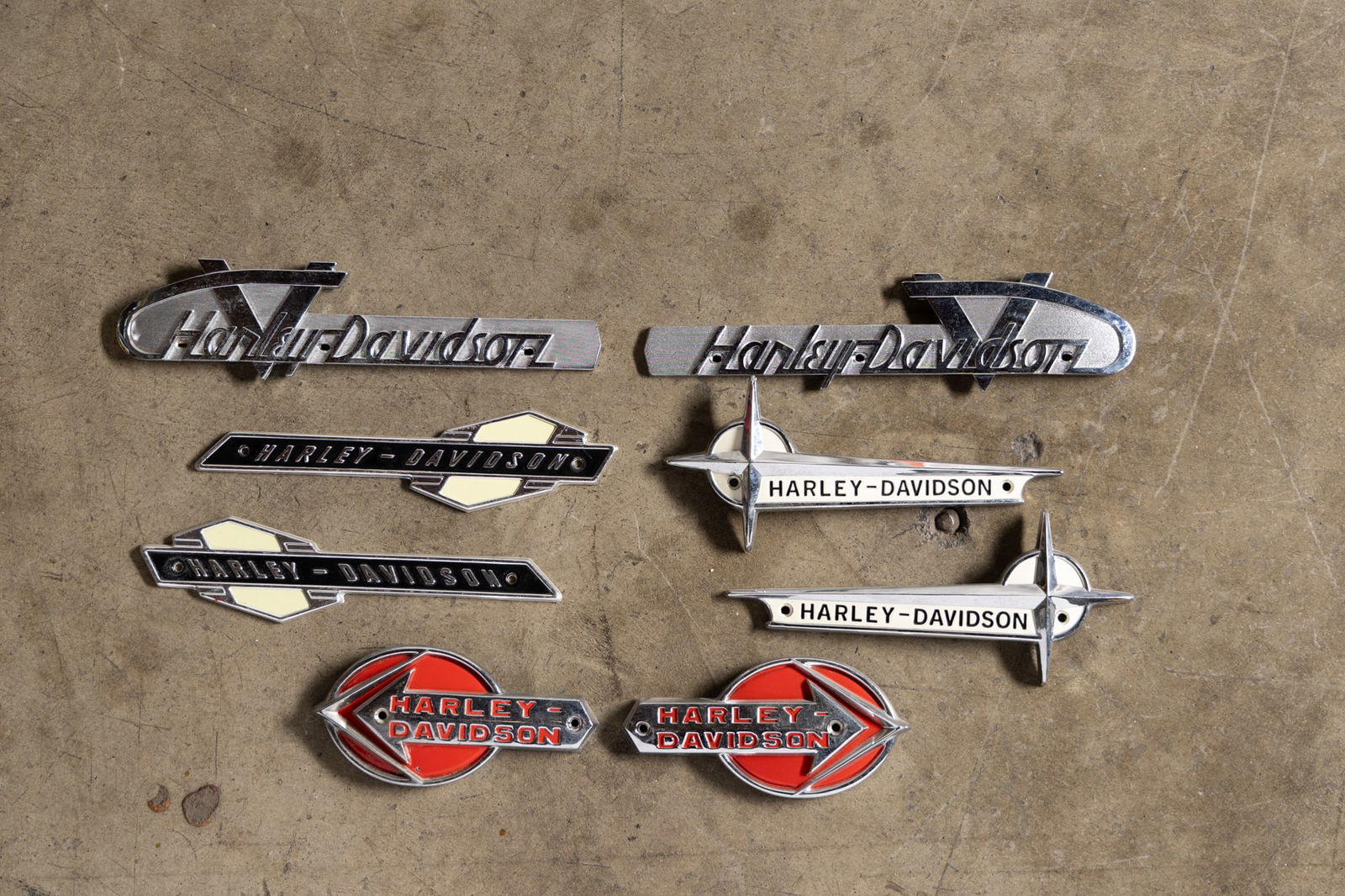 Four Pairs of Harley Davidson Motorcycle Gas Tank Badge Emblems (1 of 9)