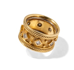 18 Karat Yellow Gold And Diamond Ring