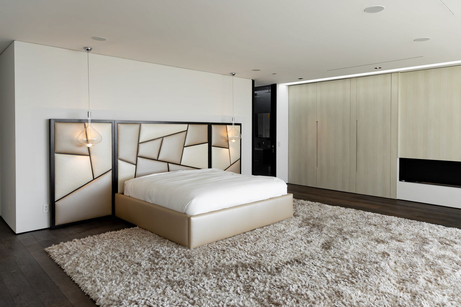 Nathan Anthony Elan Bed (1 of 9)