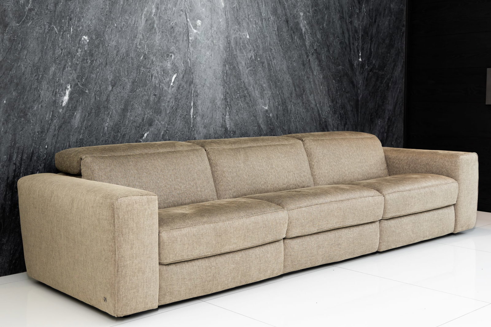 Natuzzi Three-Section Sofa (1 of 18)