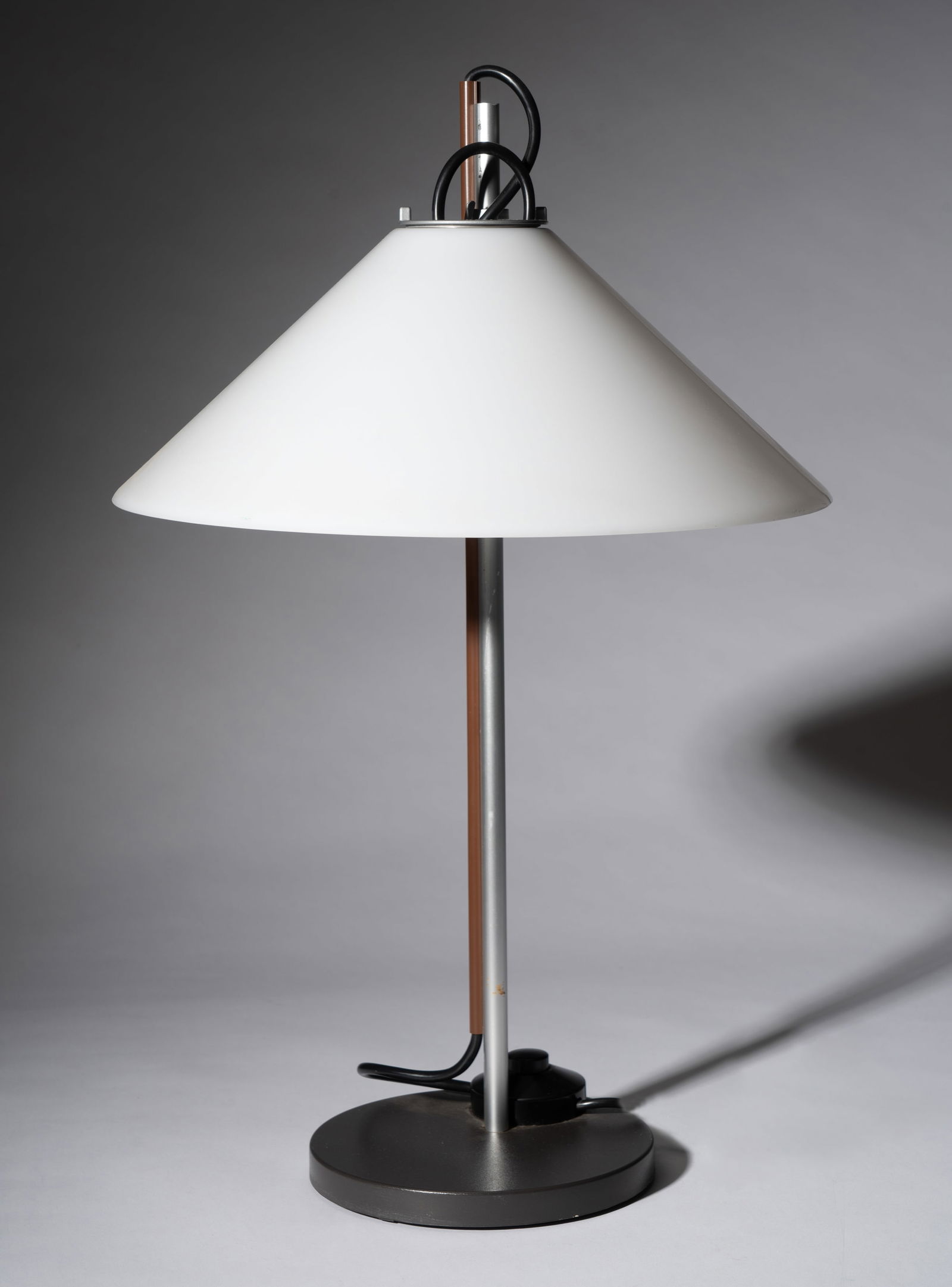 Enzo Mari for Artemide Aggregato Desk lamp (1 of 11)