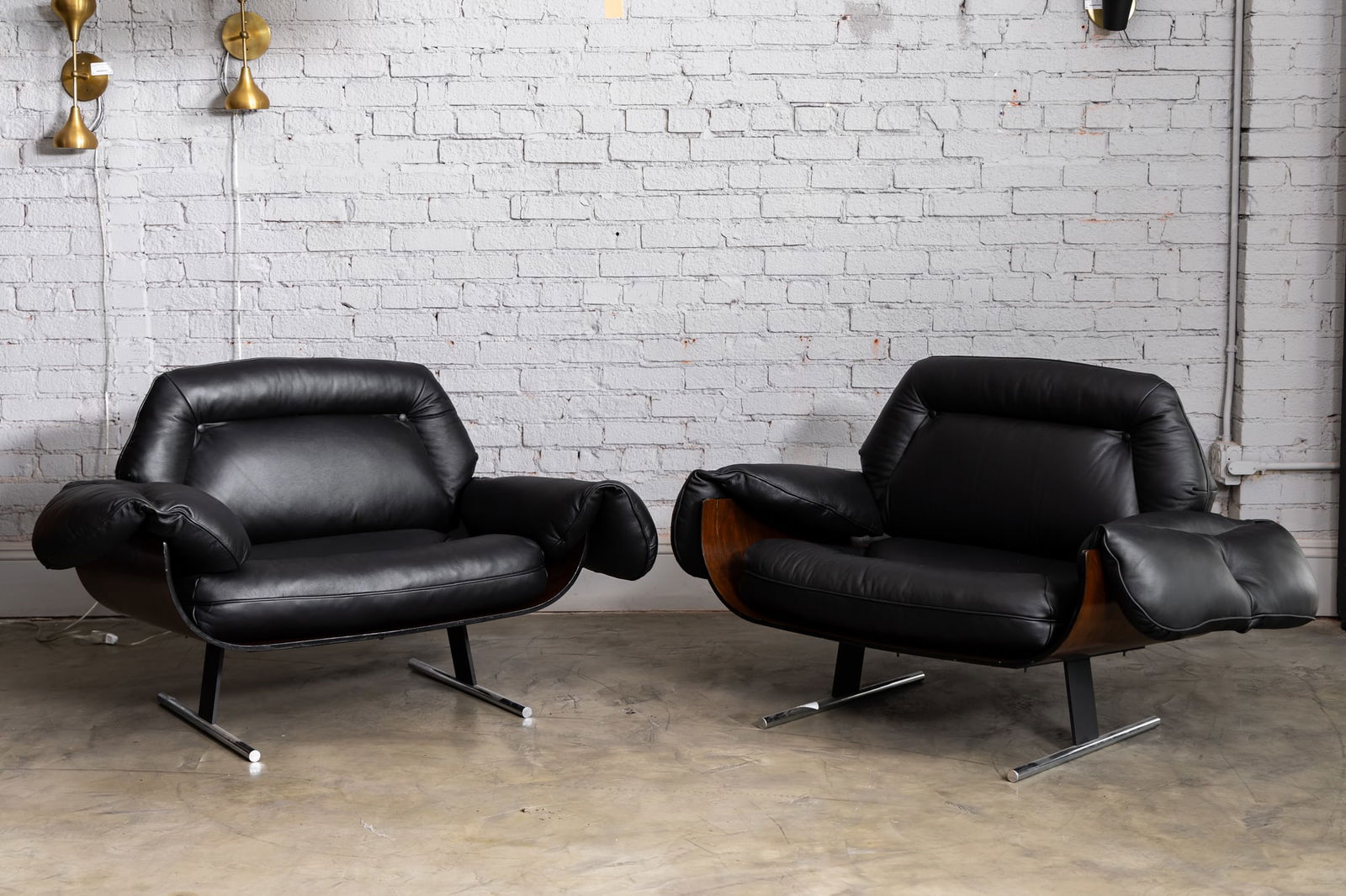 Jorge Zalszupin (1922 - 2020): Rare Pair of Presidential Lounge Chairs (1 of 20)