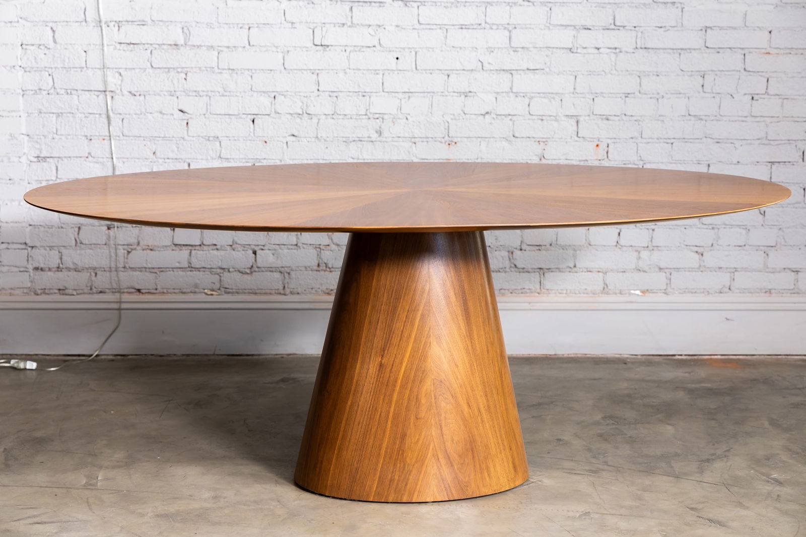 Adesso Imports Studio Line: Mid Century Modern-Style Oval Dining Table (1 of 18)