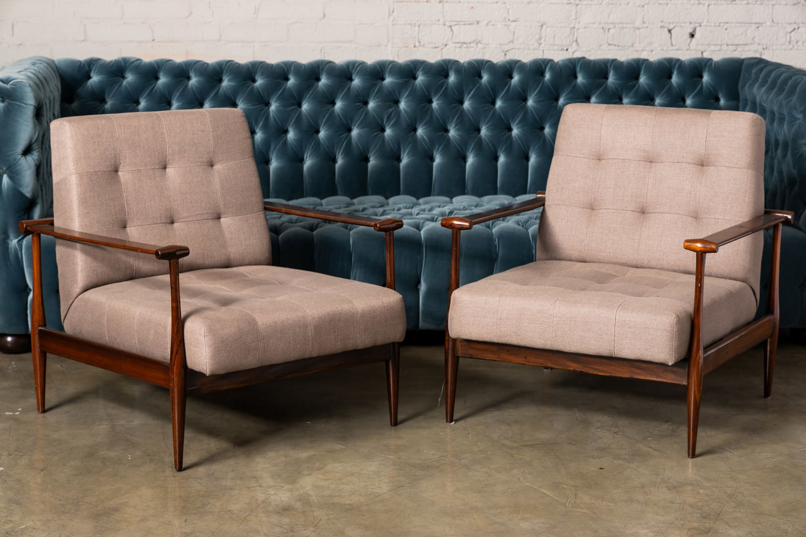 Liceu de Artes: Pair of Jacaranda Wood Armchairs (1 of 15)