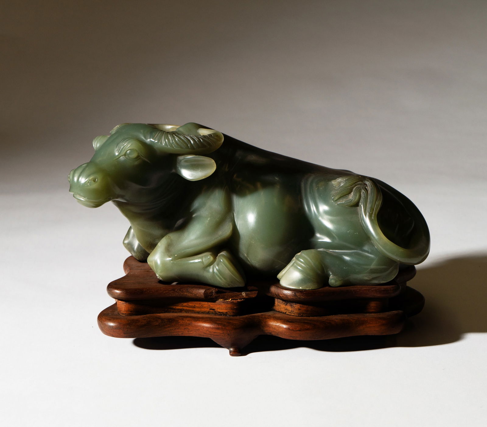 A Large Chinese Carved Jade Water Buffalo Figure (1 of 19)