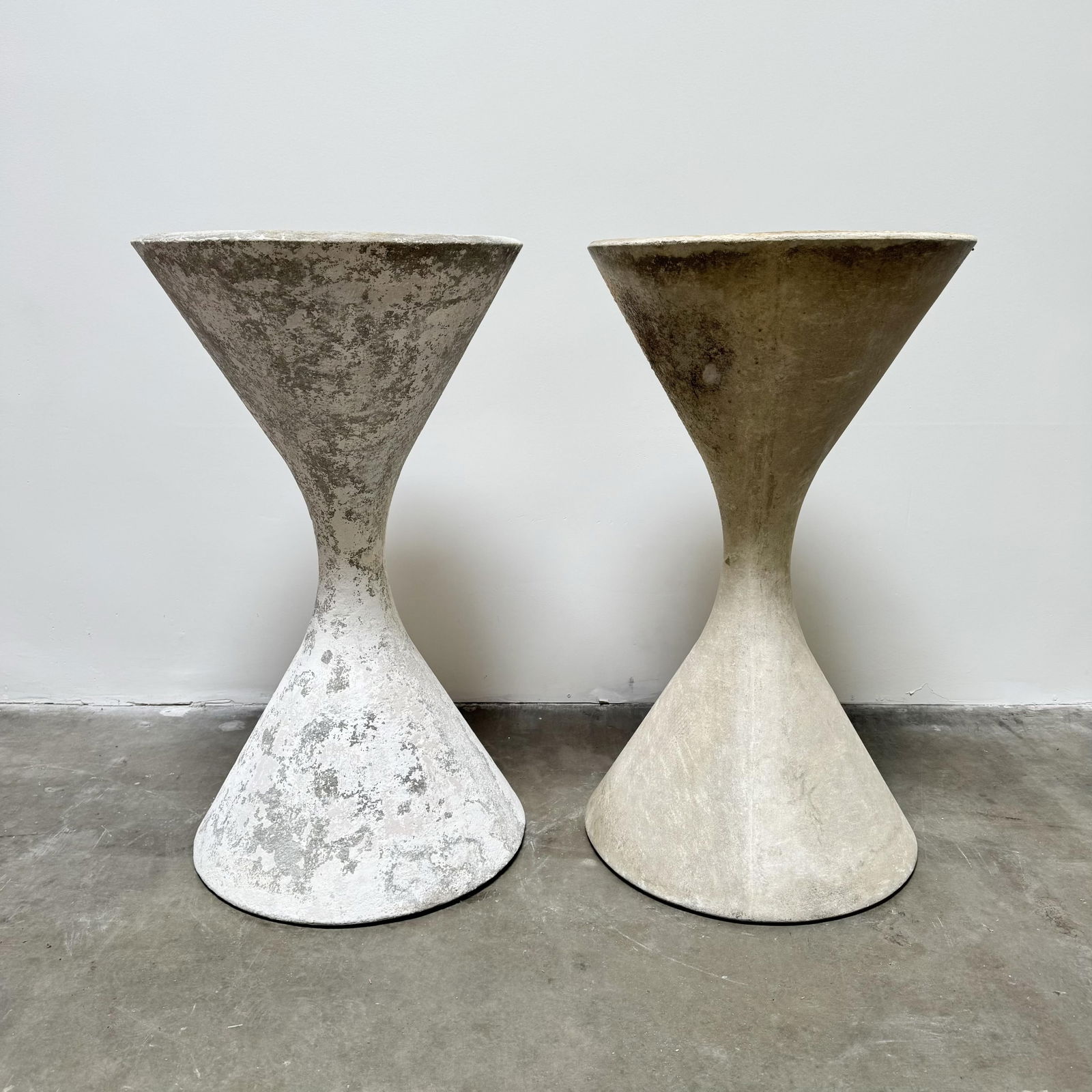 Willy Guhl for Eternit: Pair of Extra-Large Diabolo Planters (1 of 7)