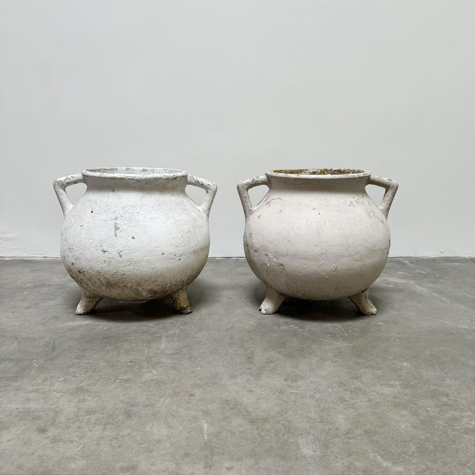 Willy Guhl for Eternit: Pair of Marmite Planters (1 of 10)