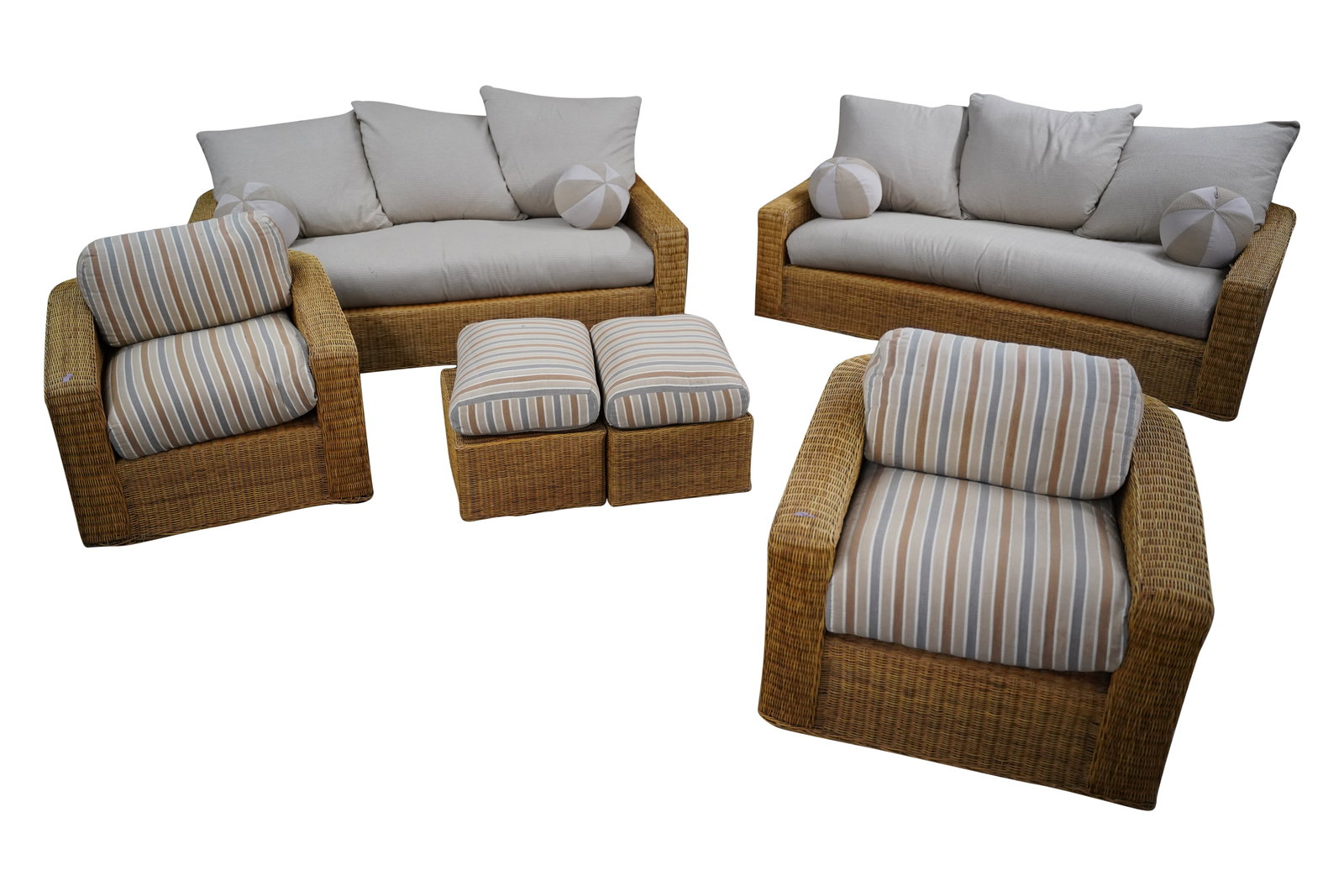 A Set of Wicker Patio Furniture (1 of 14)