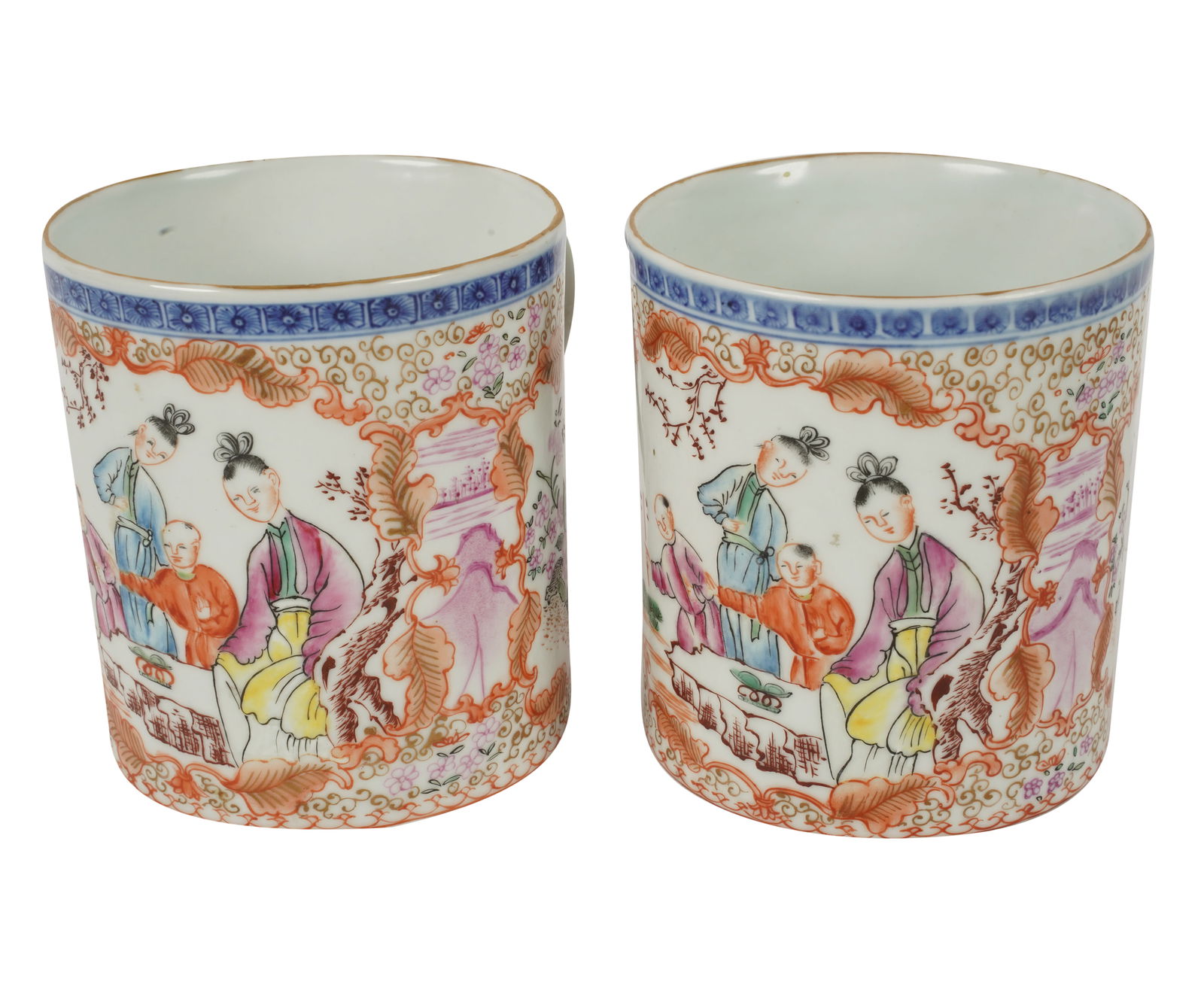 A Pair of Chinese Export Porcelain Mugs (1 of 6)