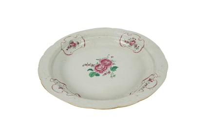 A Chinese Export Porcelain Charger